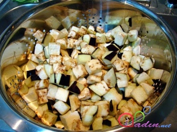 Suxarili badımcan salatı (foto resept)
