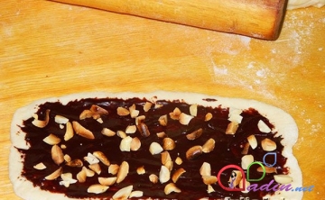 Şokoladlı, fıstıqlı rulet (foto resept)