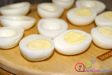 İçi doldurulmuş yumurta (foto resept)