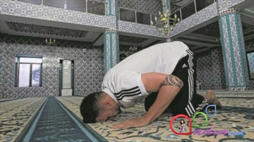 Alman futbolçu islamı qəbul etdi