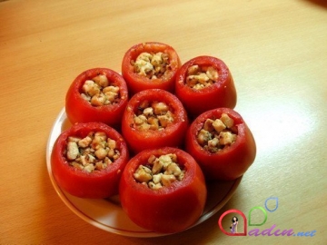 Toyuqlu pomidor dolması (foto resept)