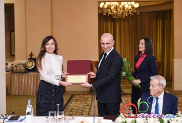 Mehriban Əliyevaya "2015-ci ilin adamı" mükafatı təqdim edilib