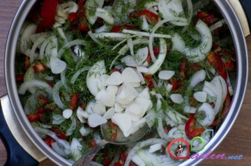 Qəlyanaltı pomidorlar (foto resept)