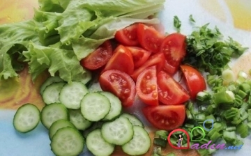 Toyuq ətli salat (foto resept)