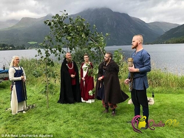 Son 1000 ildə ilk dəfə: vikinq toyunda evləndilər-FOTO