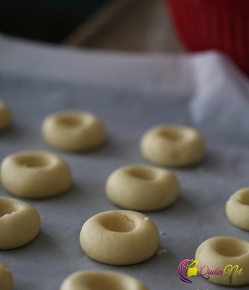 Albalı souslu bisküvit (foto-resept)