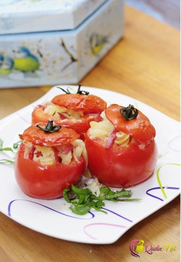 Makaronlu pomidor dolması (foto-resept)