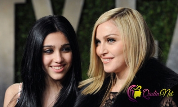 Madonnanın qızı sevgilisi ilə görüntüləndi-FOTO