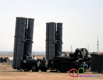 S-300 raketləri təlimdə (FOTO)