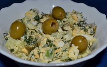 Zeytunlu, xiyarlı salat (foto resept)