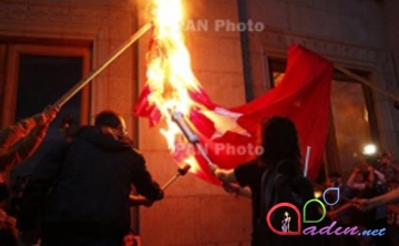 Türk bayrağına hörmətsizlik