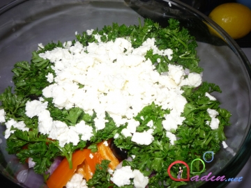 Yunan mətbəxindən tərəvəzli salat (foto resept)