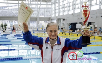 100 yaşlı nənə rekord qırdı