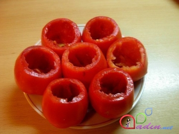 Toyuqlu pomidor dolması (foto resept)