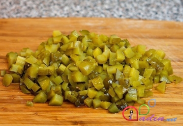 Olivye salatı (foto resept)