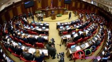 Ermənistan parlamenti Qarabağa qarşı
