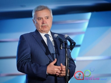 Vahid Ələkbərov yenidən prezident seçildi