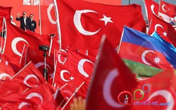 Türkiyədəki mitinqdə Azərbaycan bayrağı dalğalandı - FOTO