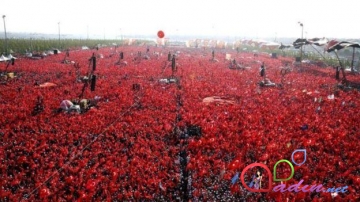 Türkiyədəki mitinqdə Azərbaycan bayrağı dalğalandı - FOTO