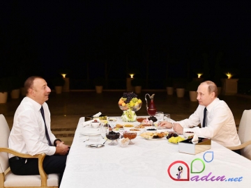 Prezident İlham Əliyev Vladimir Putini evinə çay süfrəsinə dəvət edib - FOTO