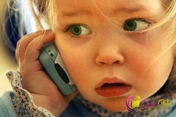 Uşaqlara neçə yaşında telefon alınmalıdır?