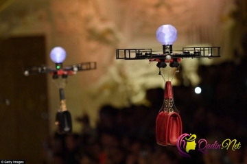Dünya modasında ilk dəfə - çantaları dronlar göstərdilər