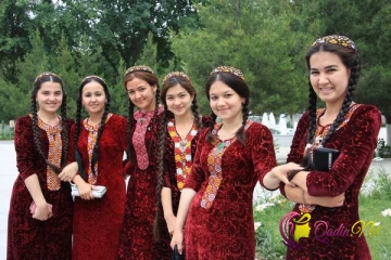 Türkmənistanda qadınlara gözəl görünmək qadağan olundu