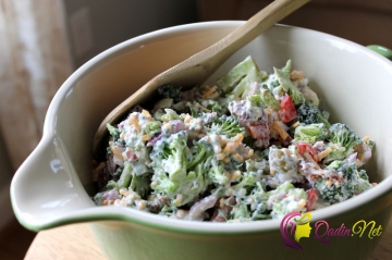 Brokoli salatı (foto resept)