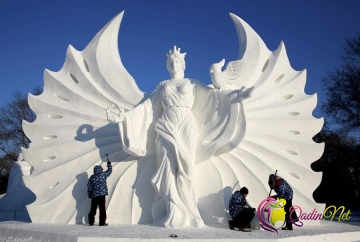 Dünyanın ən böyük qar və buz festivalı-FOTO