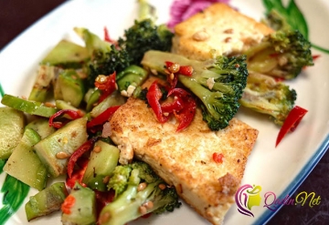 Avokadolu brokoli salatı (foto-resept)