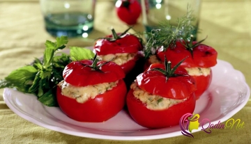 Pendirli pomidor dolması (foto-resept)
