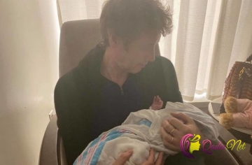 Milla Yovoviç yeni doğulan körpəsinin FOTOlarını paylaşdı