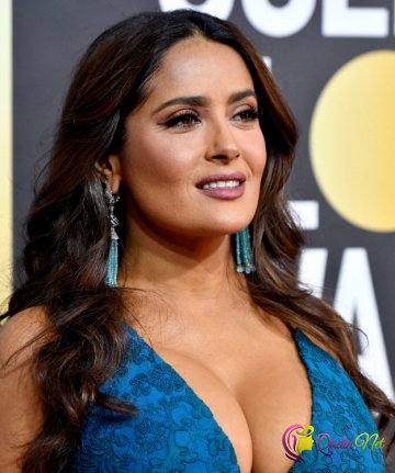 Salma Hayek niyə üzünü yumur?-SƏBƏB