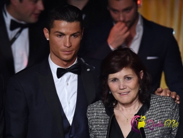 Ronaldodan anasına bahalı hədiyyə - FOTO