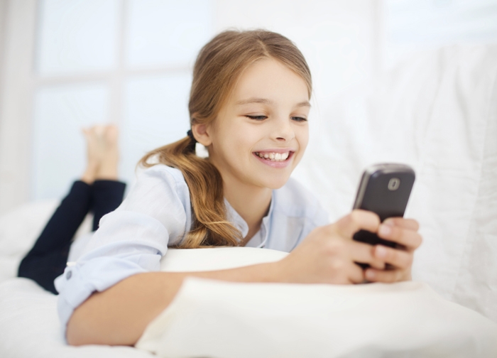 Bir çocuğa hangi yaşta cep telefonu verilebilir?